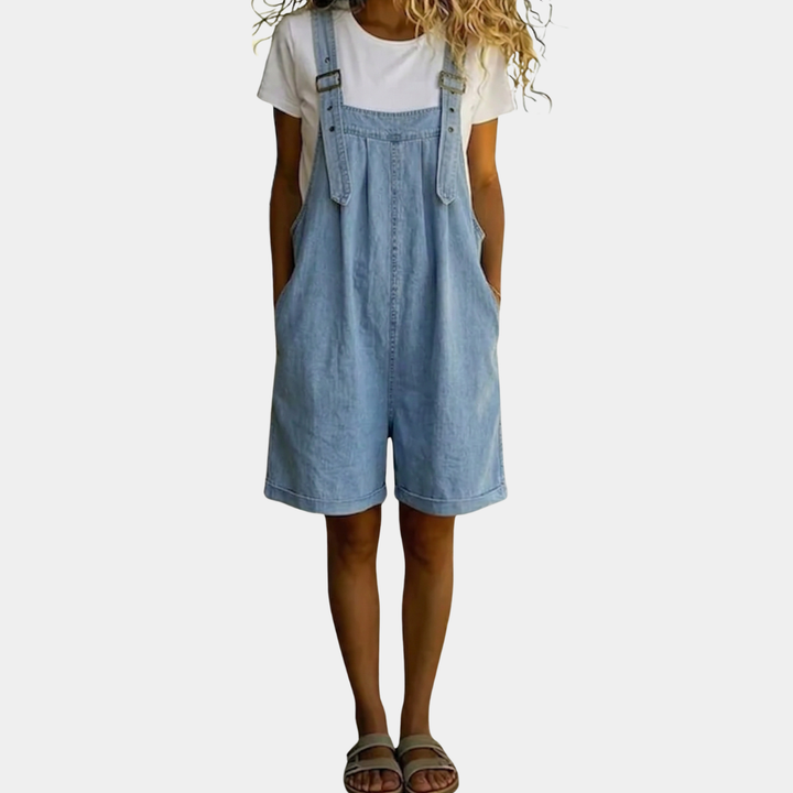 Clara | Short denim dungarees in light blue with a vintage washed finish