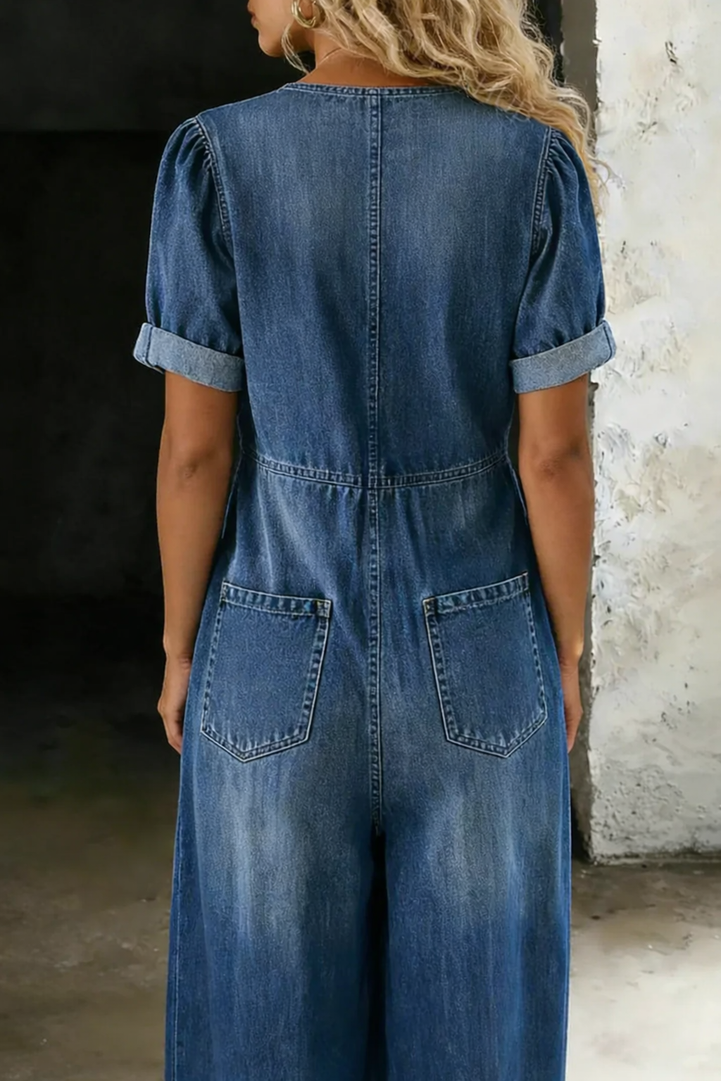 Maya | Short-Sleeved Jumpsuit with V-Neck