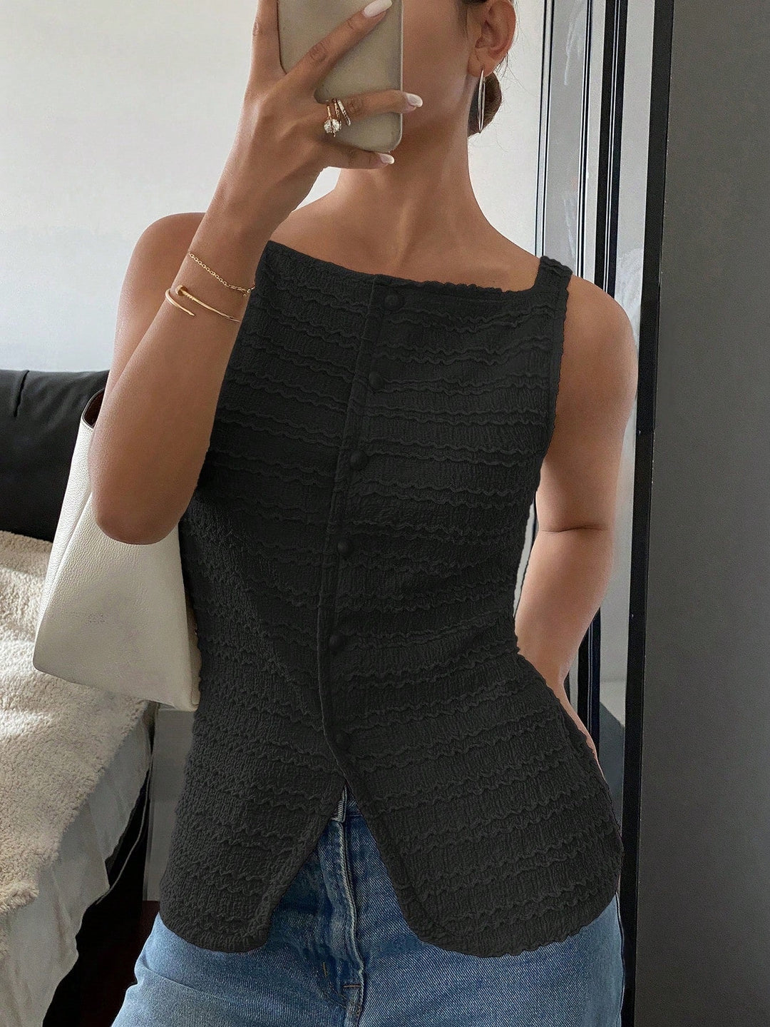 Queenie - Classy Button Front Sleeveless Outerwear Vest